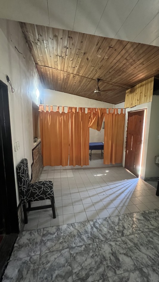 Increible casa en venta en Alberti 2600 2 dorm