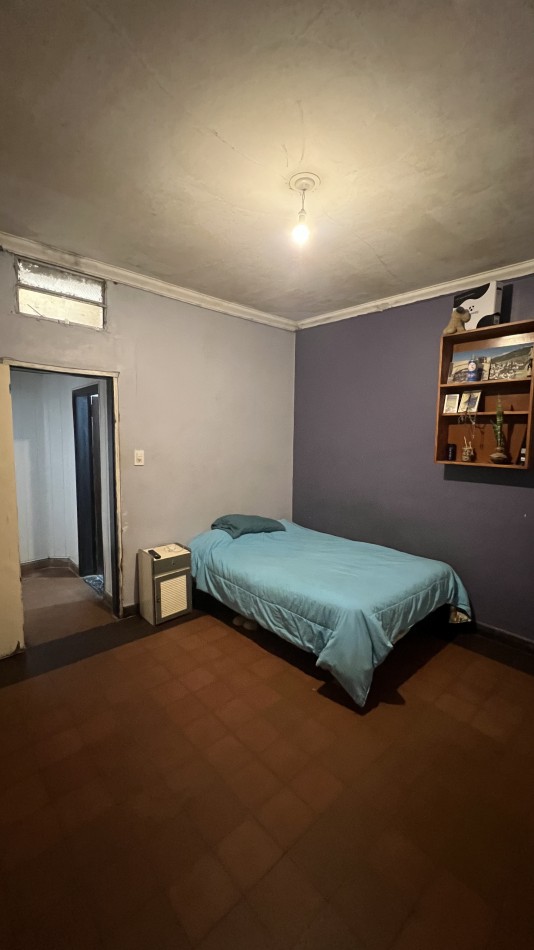 Increible casa en venta en Alberti 2600 2 dorm