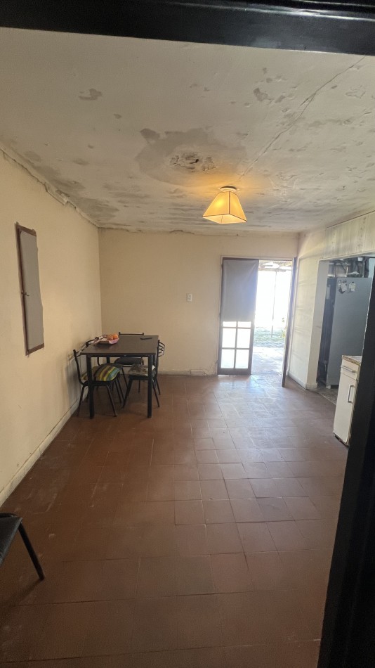 Increible casa en venta en Alberti 2600 2 dorm