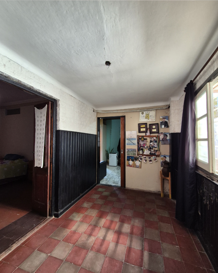 Increible casa en venta en Alberti 2600 2 dorm