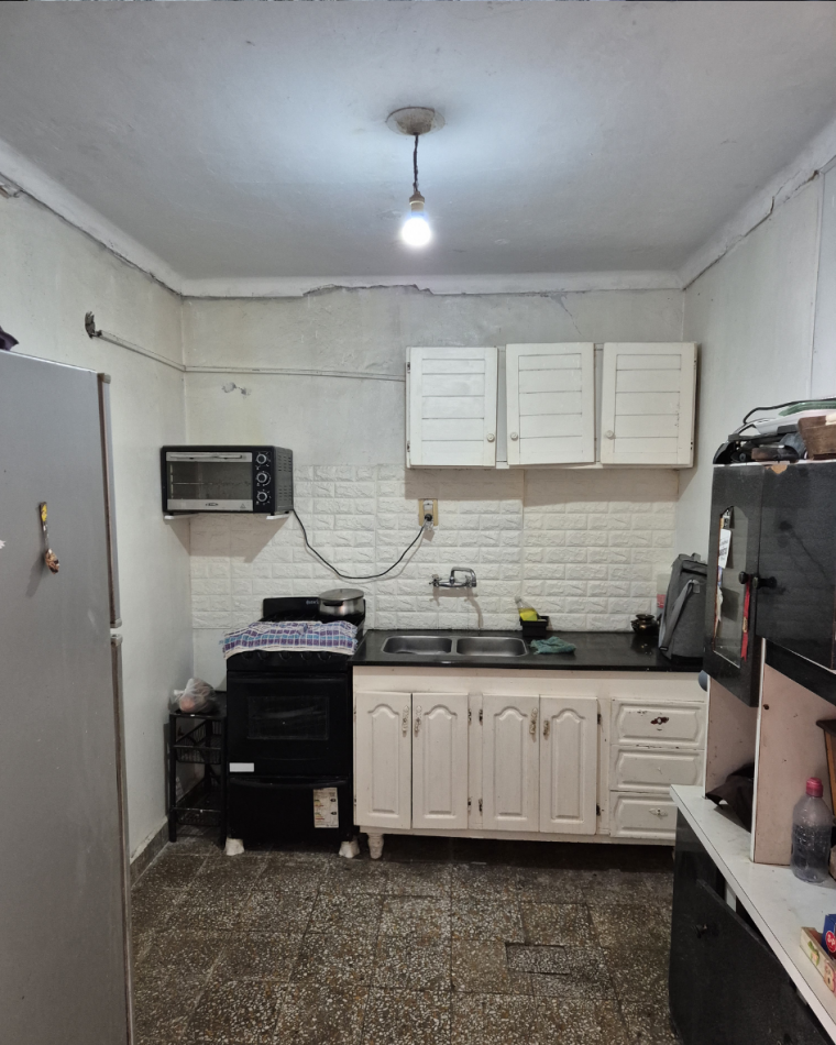 Increible casa en venta en Alberti 2600 2 dorm